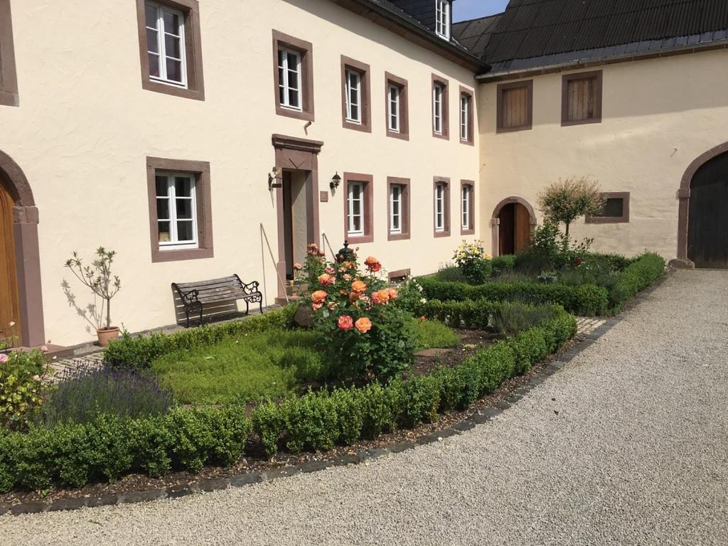 Ferienwohnung In Historischem Bauernhaus In Der Eifel Mettendorf Exteriör bild